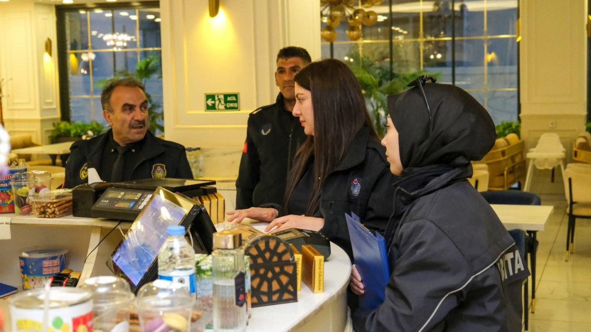 Erzincan'da Zabıta Ekipleri Kafeterya ve Tatlı Üretim Yerlerine Denetim Gerçekleştirdi
