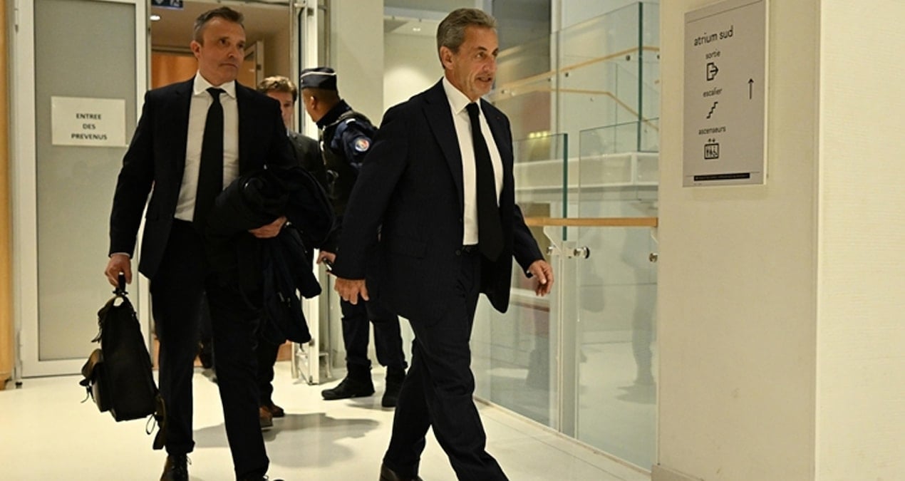 Eski Fransa Cumhurbaşkanı Sarkozy şartlı tahliye edildi