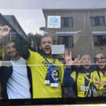 Fenerbahçe taraftarları, Beşiktaş derbisi için Tüpraş Stadı'na hareket etti