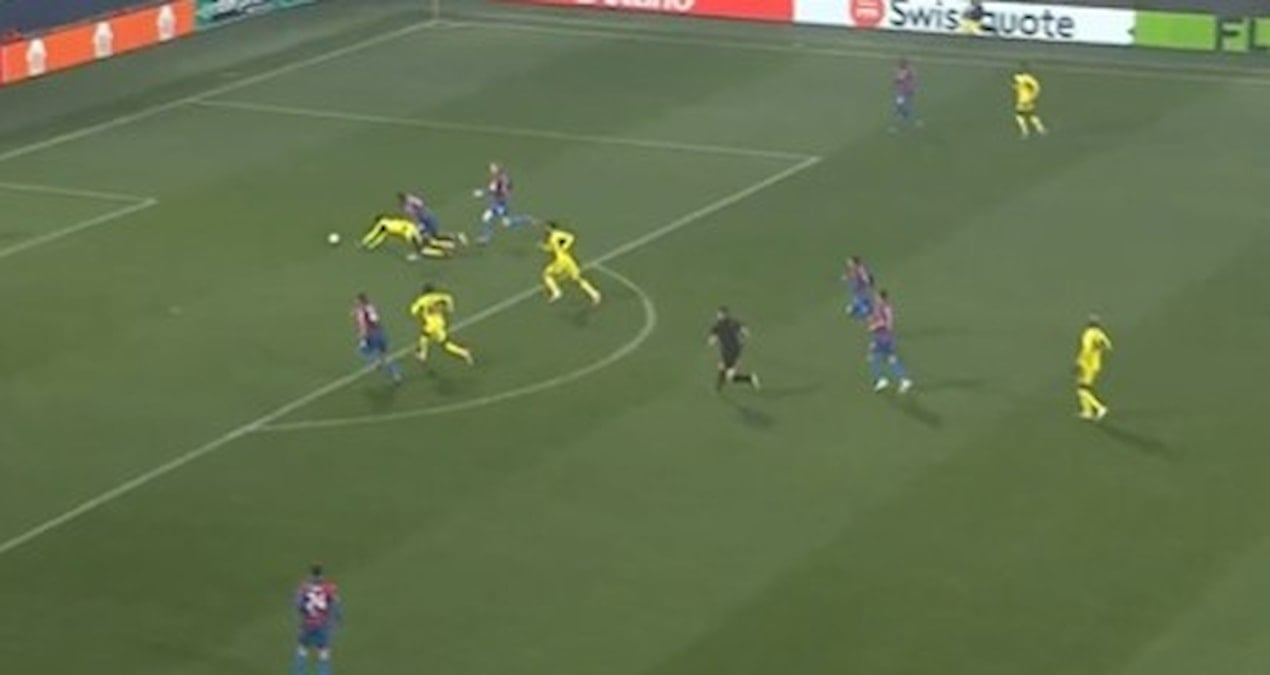 Fenerbahçe'nin Viktoria Plzen'le Berabere Kaldığı Maçta Tartışmalı Penaltı Tartışması