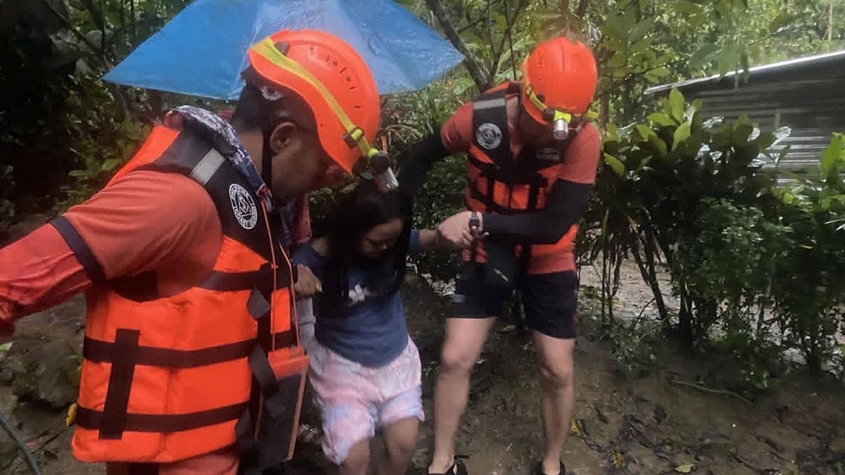 Filipinler'de Kalmaegi Tayfunu Sel ve Felakete Neden Oldu, Kurtarma Çalışmaları Devam Ediyor
