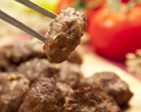 Fransa'da Helal Sertifikalı Köfteler İçin Metal Parçacıkları Alarmı