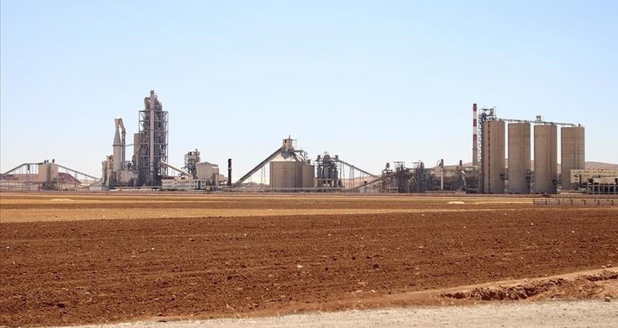 Fransız Çimento Devi Lafarge, IŞİD'e Fon Sağlamakla Yargılanıyor