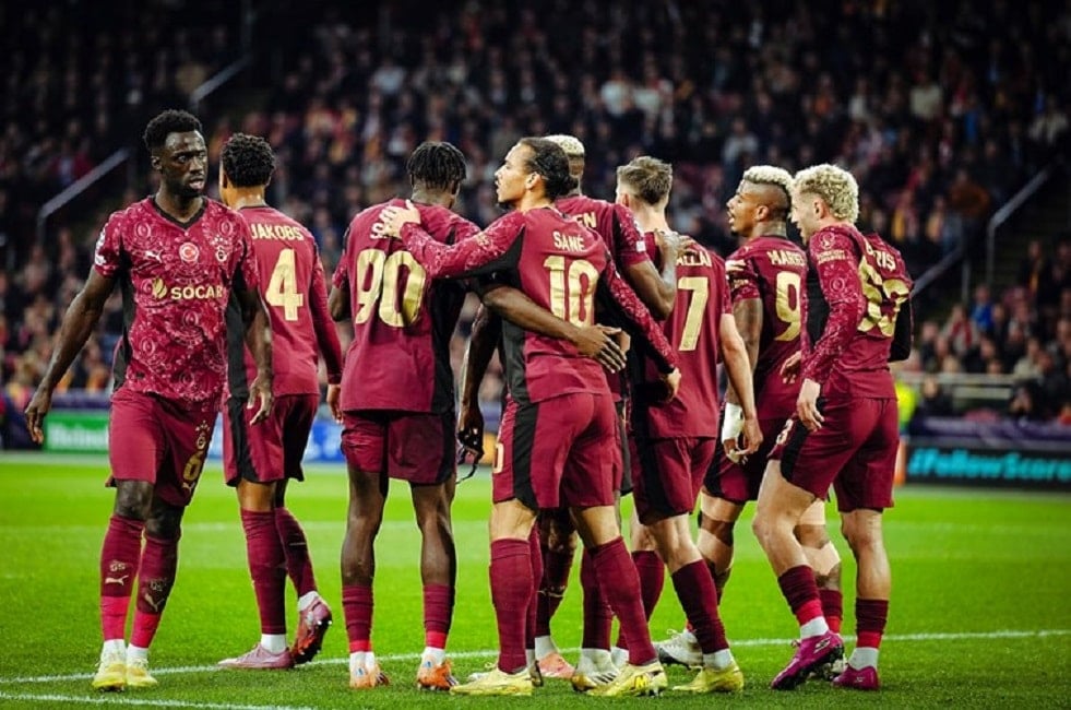 Galatasaray, Ajax'ı Deplasmanda 3-0 Yenerek Avrupa'da Tarih Yazdı