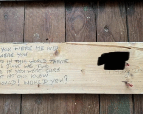 Gizli Not Bulundu: 20 Yıldır Evde Saklanan Mesajın Sırrı Nedir