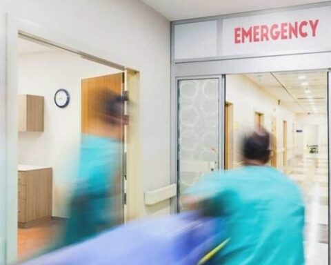 Hastanelerdeki Yüksek Yatak Doluluğu, 99 Yaşındaki Kadının 64 Saat Acilde Beklemesine Neden Oldu