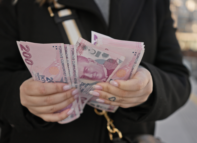 HSBC, Türkiye'de asgari ücrete yüzde 20 zam öngörüyor