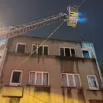 İstanbul Fatih'te Üç Katlı Binanın Çatısında Yangın Çıktı