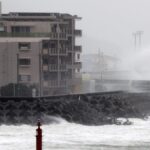 Japonya’da 6,8 büyüklüğündeki depremin ardından tsunami uyarısı yapıldı