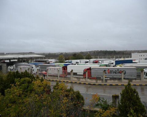 Kapıkule Sınır Kapısı'nda Tır Geçişlerinde Tarihi Rekor Kayıt Altına Alındı