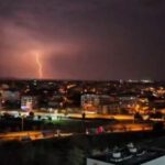 Karacabey'de Şimşekler Görsel Şölen Oluşturdu