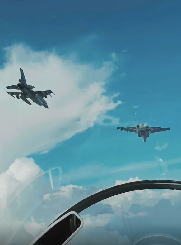 Maduro, ABD Tehditlerine Karşı Hava Kuvvetleri'ni Hazırladı