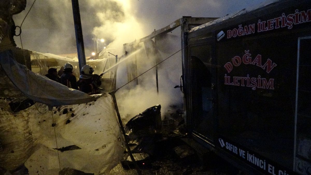 Malatya'da Konteyner Çarşısında Yangın: 1 Kişi Yaralandı
