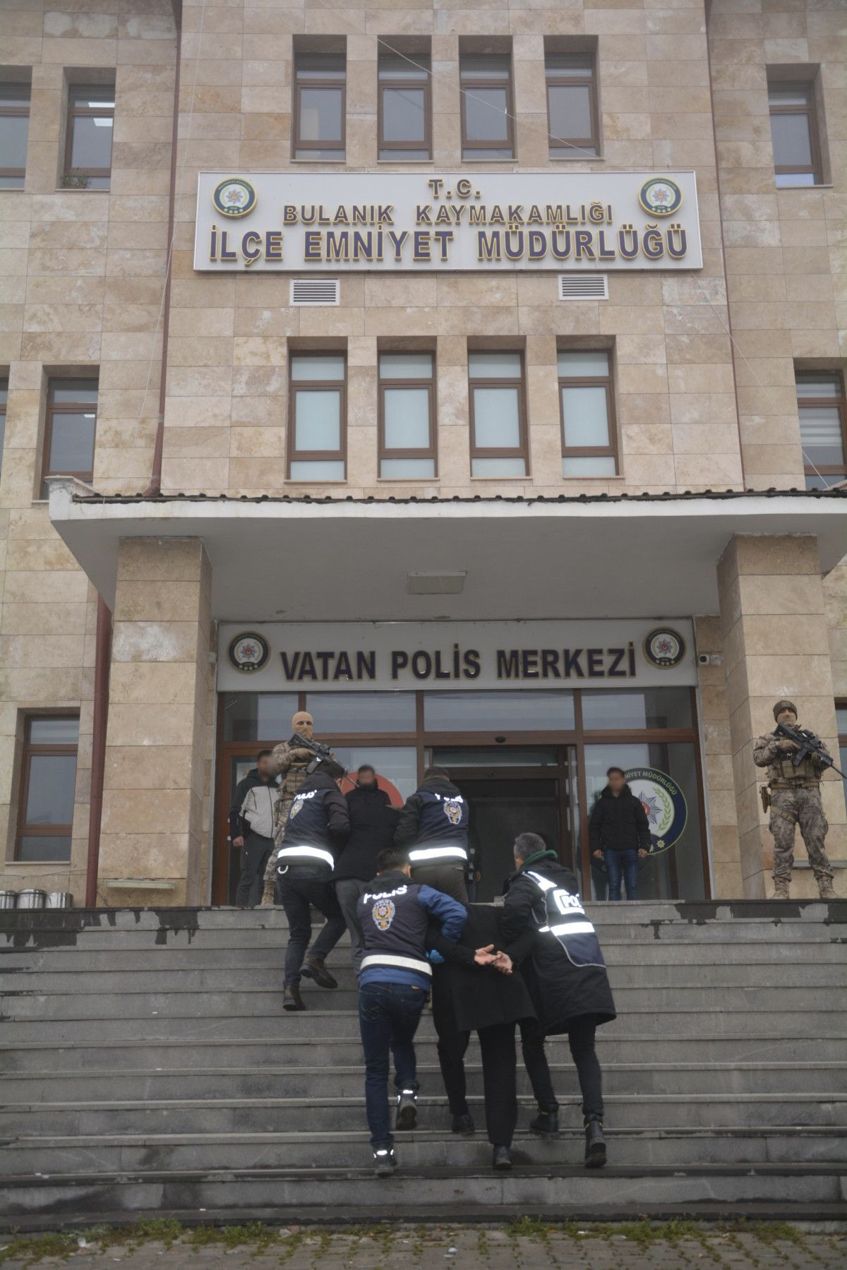 Muş’ta Silahlı Kavgaya Karışan İki Şüpheli Suç Aletiyle Yakalandı