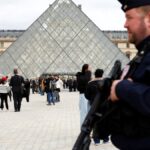 Napolyon'un Mücevherleri Amatör Hırsızlar Tarafından Çalındı