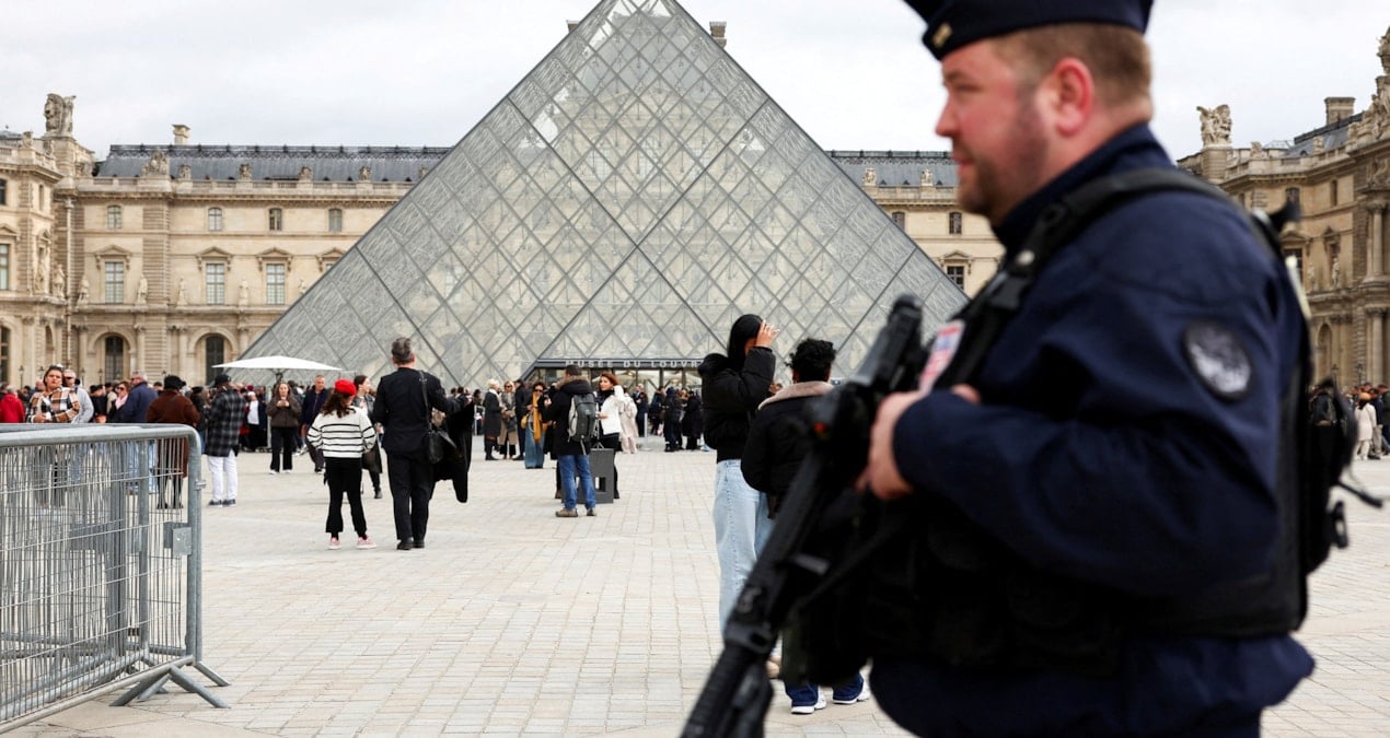 Napolyon'un Mücevherleri Amatör Hırsızlar Tarafından Çalındı