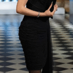 Prenses Diana'nın İkonik Elbisesi Balmumu Heykel ile Paris'te Sergilendi