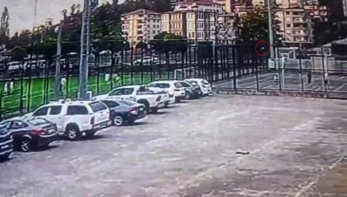 Rize’de veterenlar maçında basketbol potasına giren futbol topu şaşırttı