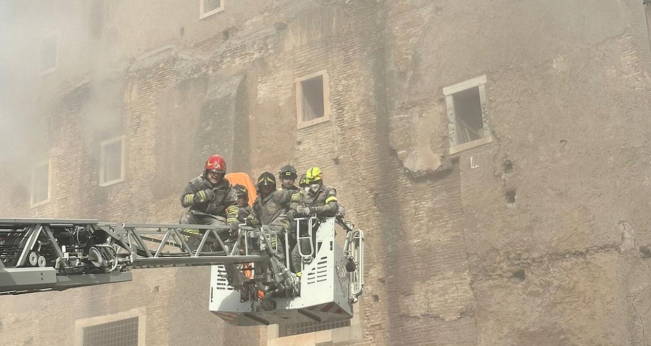 Roma'da Orta Çağ'dan Kalma Kule Çöktü, Soruşturma Başlatıldı