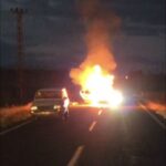 Şanlıurfa'da Pikaba Çarpan Otomobil Yangın Çıkararak Patladı