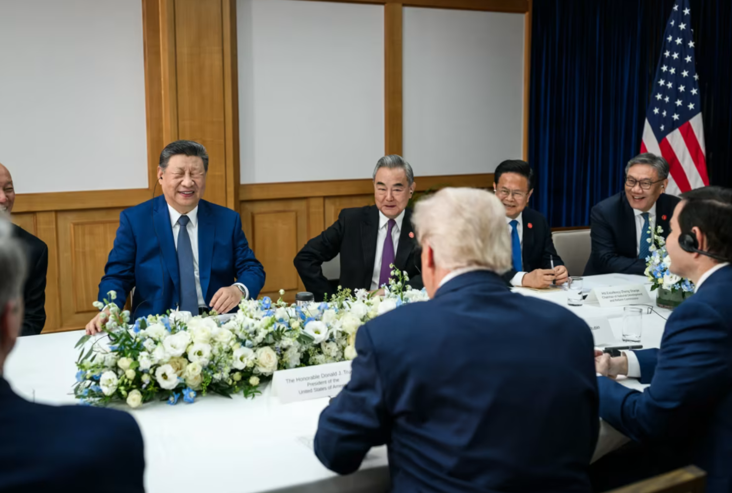 Şi Cinping'in Asya-Pasifik Zirvesi'nde sergilediği farklı yüz, Çin'de sansürleniyor