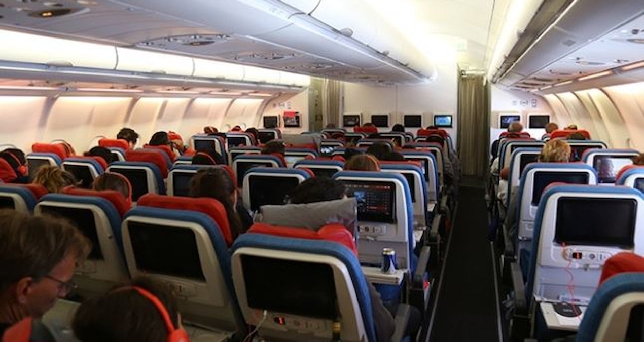 Singapur, 2026'dan itibaren uçak biletlerine yeşil yakıt vergisi uygulayacak