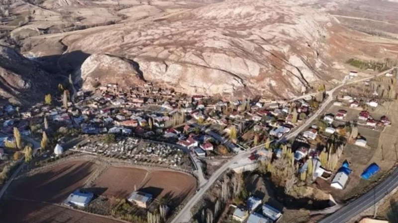 Sivas'ın Akpınar köyü, artan hırsızlıklar için 24 saat izleniyor