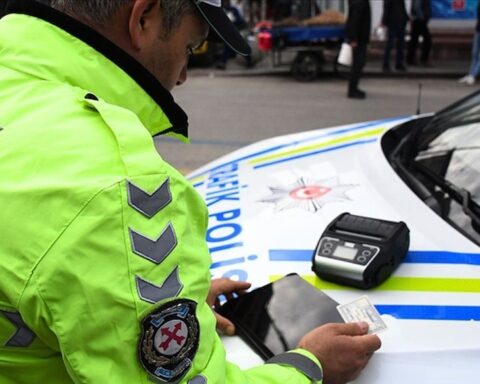 Trafiğe Sigortasız Çıkanlar Hem Para Cezası Hem Araç Men Yaptıracak
