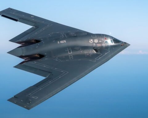 Trump, B-2 bombardıman uçaklarından 'çok fazla' sipariş ettiğini açıkladı