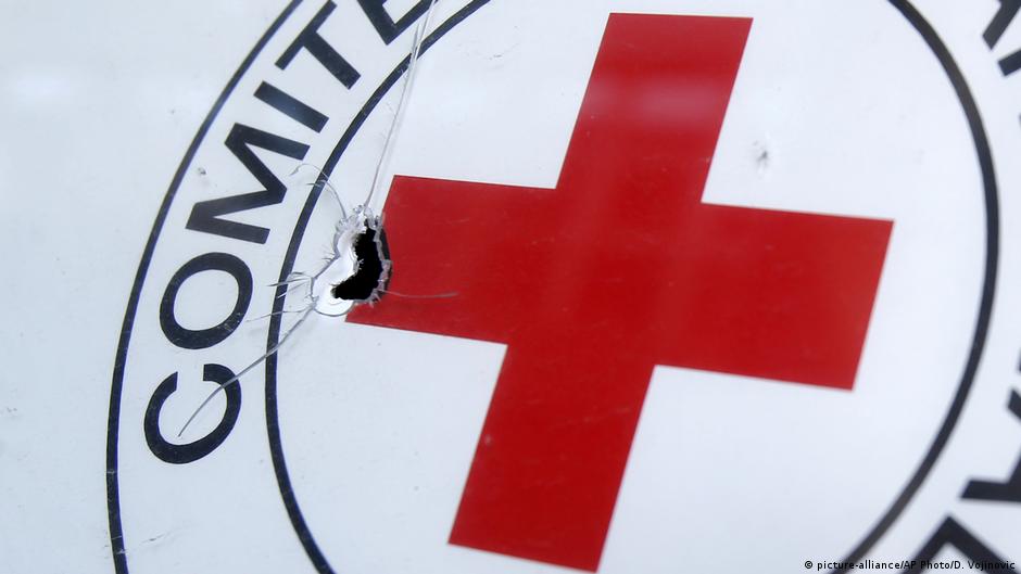 Rus Kızılhaçı Kremlin’le iş birliğini derinleştirirken uluslararası fon almaya devam ediyor