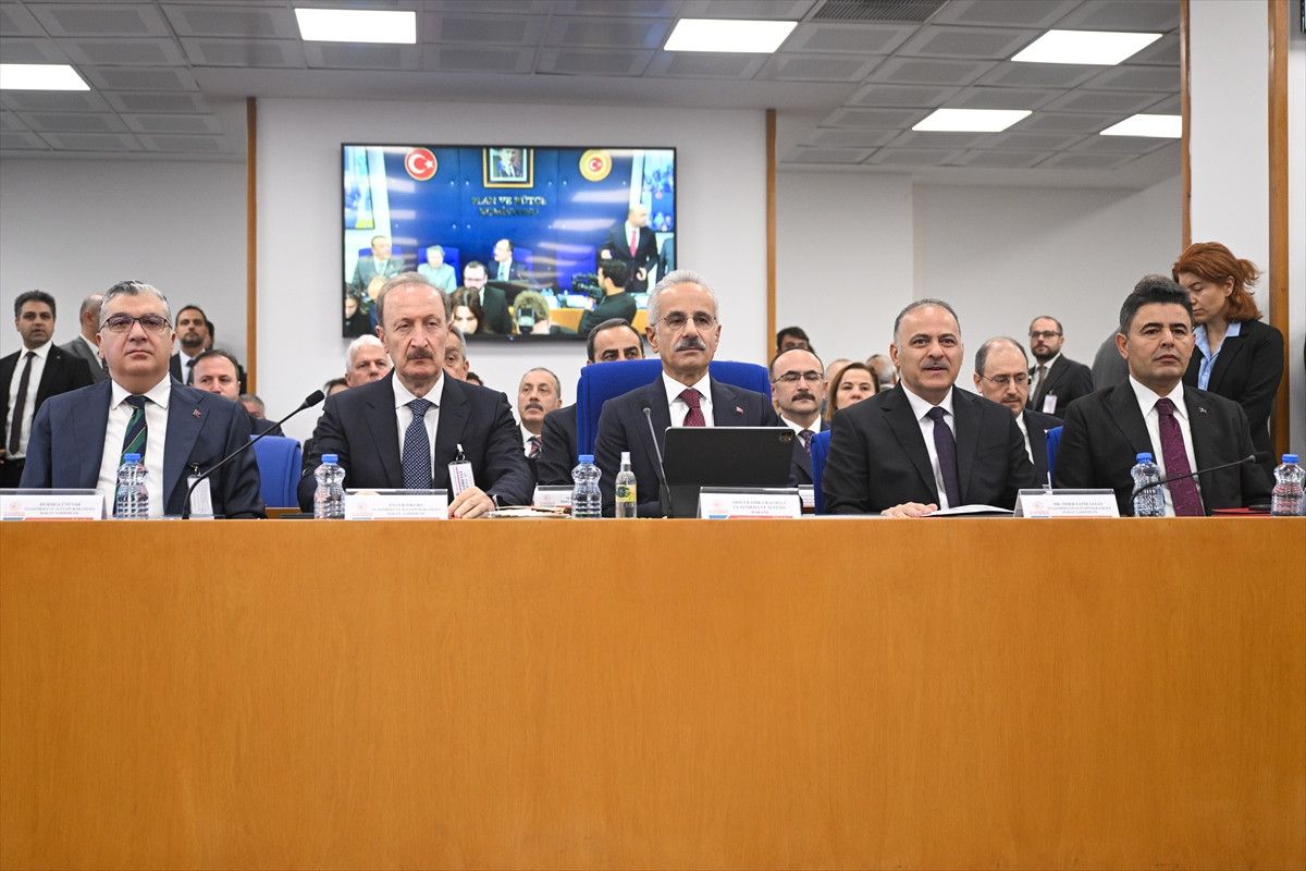 Ulaştırma Bakanı Uraloğlu: Yasal Olmayan VPN Kullanımını Tavsiye Etmiyoruz