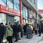 Van'da Ucuz Et İçin Vatandaşlar Uzun Kuyruklarda Bekliyor