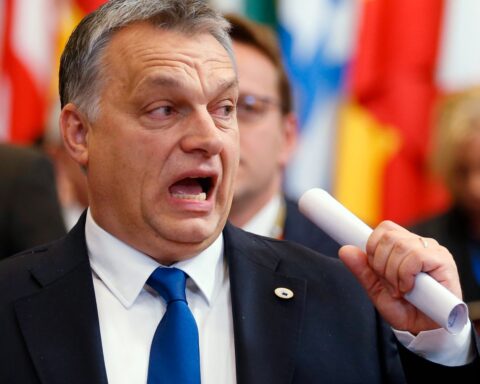 Macaristan’da başkanın görevden alınmasını zorlaştıran yasa seçimler öncesi tartışma yarattı