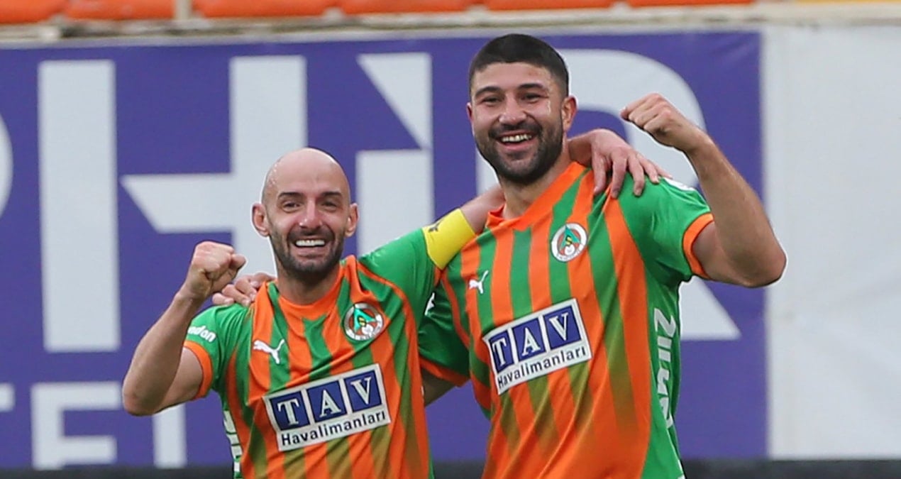 Alanyaspor, Fatih Karagümrük'ü 2-0 mağlup ederek galibiyet hasretini sonlandırdı