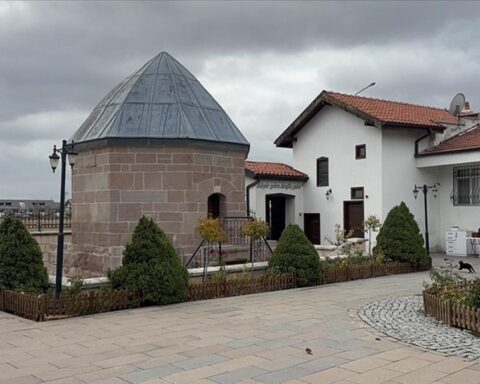 Ateşbaz-ı Veli Türbesi’nde Asırlık Tuz Geleneği Sürdürülüyor