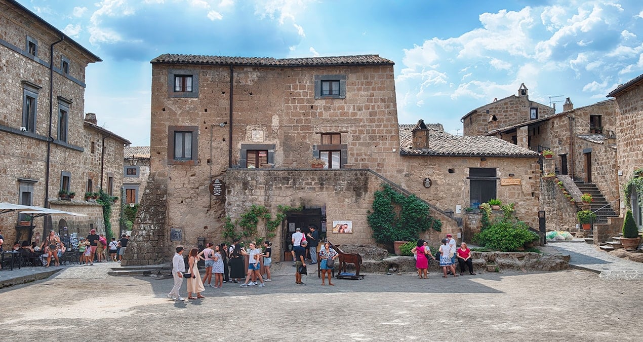 Civita di Bagnoregio: Yürüyerek Ulaşılabilen Tarihi Bir Köy