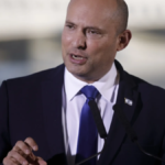 Eski Başbakan Bennett'in Gizli Bilgileri Sızdı: Güvenlik Tehdit Altında