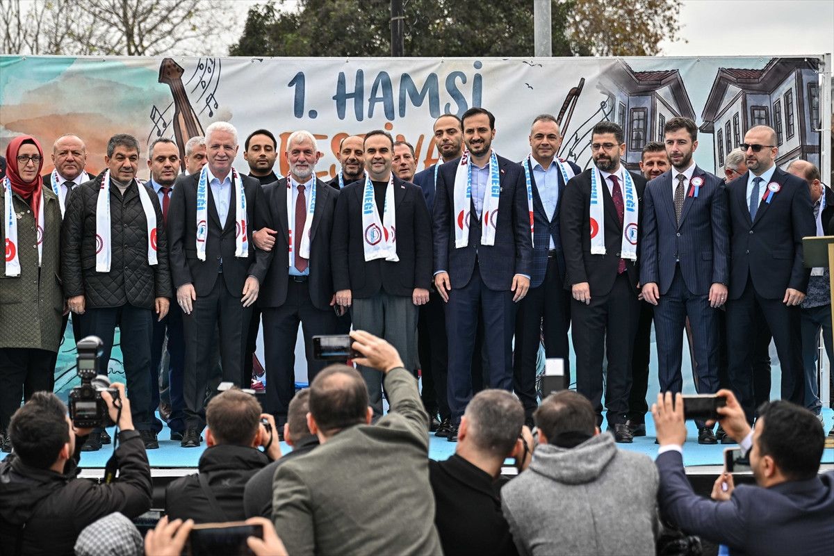 Eyüpsultan'da hamsi festivali coşkusu: 1 ton hamsi vatandaşlara dağıtıldı