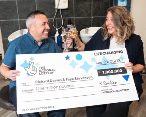 İngiltere'de Çift, İkinci Kez Loto Kazanarak Şaşkınlık Yarattı