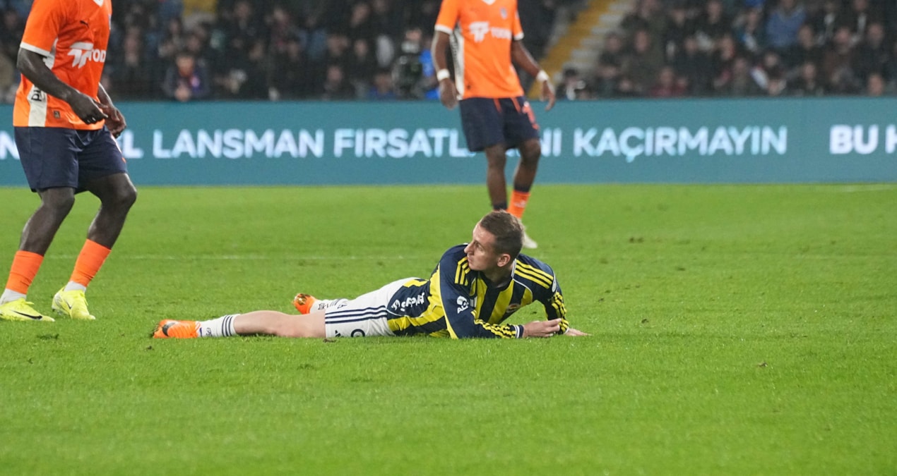 Kerem Aktürkoğlu: Fenerbahçe taraftarlarından özür diledi