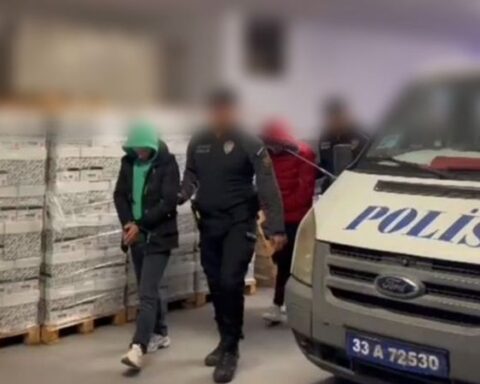 Mersin'de Yasa Dışı Bahis Çetesine Operasyon Yapıldı, 13 Kişi Tutuklandı