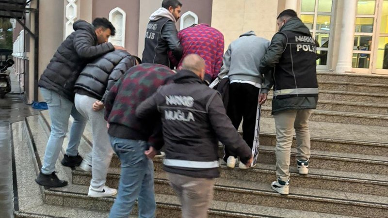 Muğla'da Düzenlenen Uyuşturucu Operasyonlarında 10 Kişi Tutuklandı