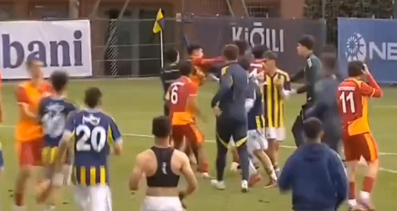 U19 Derbisinde Gerilim Tırmandı: Fenerbahçe-Galatasaray Maçında Yumruklar Konuştu