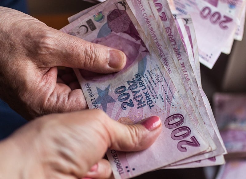 Yeni Yılda Emekliyi Bekleyen Ekonomik Zorluklar ve Mali Politika Değişiklikleri