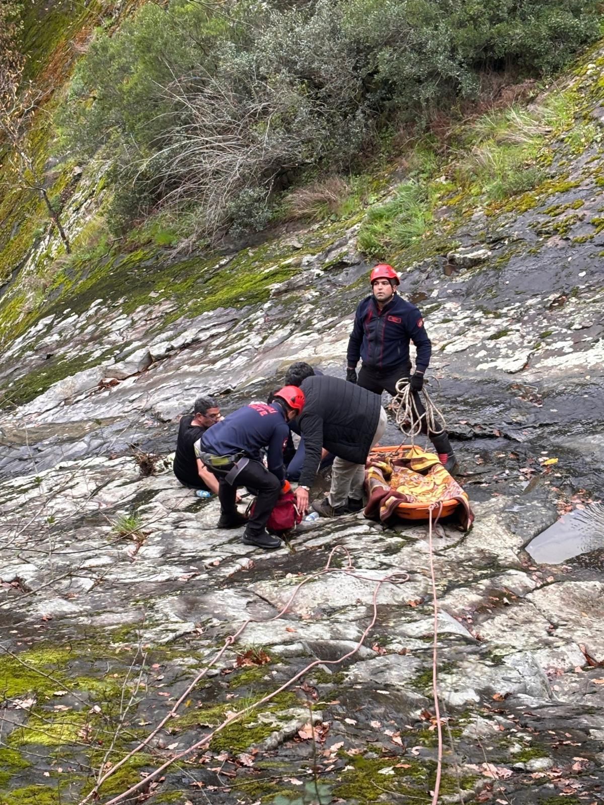 Zonguldak'ta Muhtar 30 Metreden Düştü, Tedavi Altına Alındı