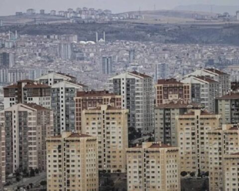 2025 yılında Türkiye'de konut satışları rekor seviyeye ulaştı, yabancıya satış azaldı