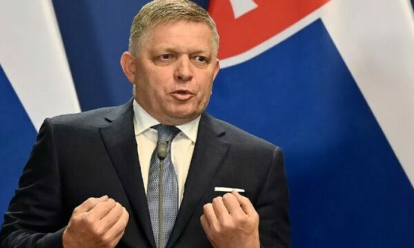 Slovakya Başbakanı Brüksel’i etkisizlikle suçladı