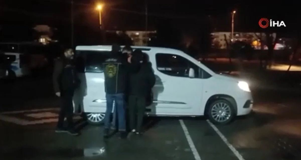 Aksaray'da bir bıçakçı dükkanına hırsızlık yapan üç çocuk yakalandı
