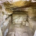 Antik Roma Surlarının Dışında 2.400 Yıllık Mezarlara ve Tapınak Kalıntılarına Rastlandı