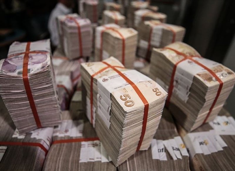 Bankalardaki mevduat 2023'te yüzde 41 arttı, gerçek kişiler en büyük payı aldı